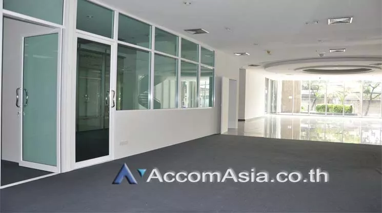 9  Office Space for rent and sale in Sukhumvit ,Bangkok BTS Ekkamai at 42 Tower AA10427